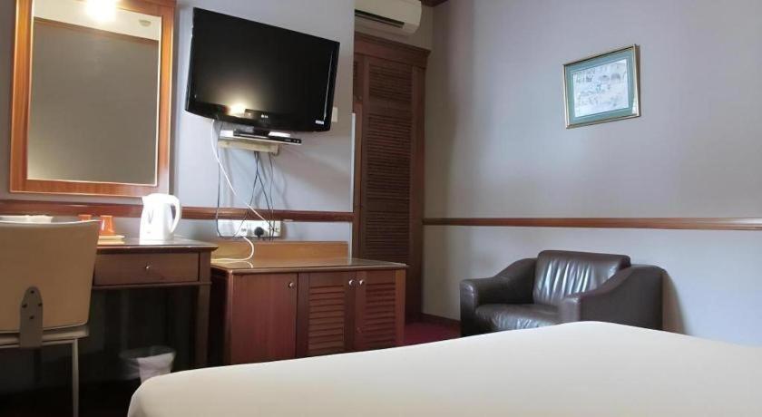 Four Chain View Hotel 2*